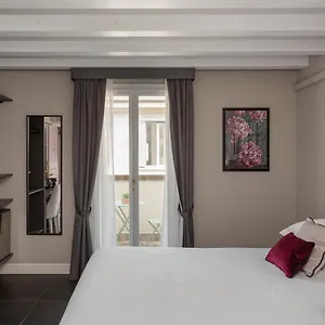 Affittacamere Santarella, Milano